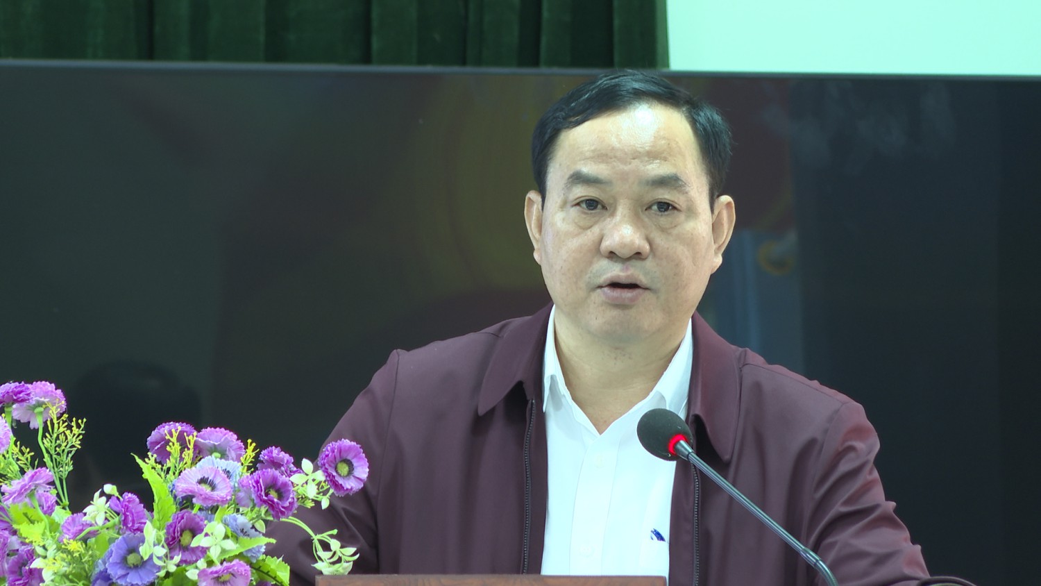 Đồng chí Lù Văn Thanh Phó Chủ tịch Hội Nông dân tỉnh phát biểu tại buổi lễ