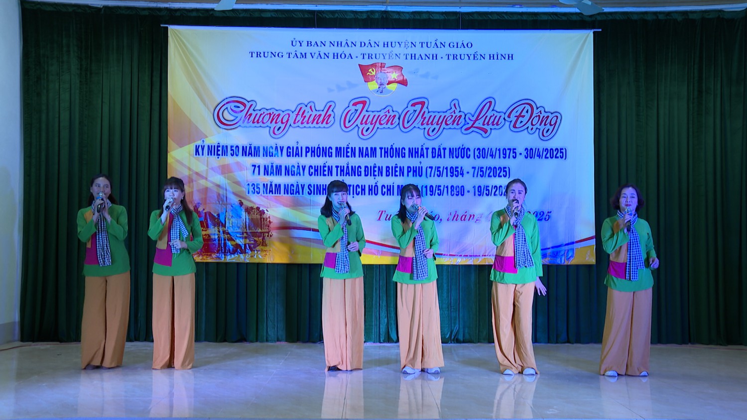 MỘT SỐ HÌNH ẢNH TRONG CHƯƠNG TRÌNH TUYỀN TRUYỀN LĐ