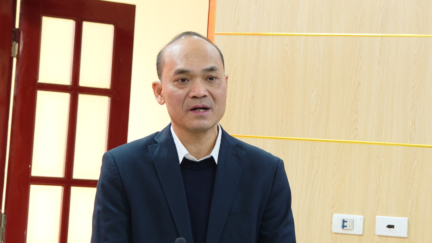 Tiến sĩ Đỗ Anh Dũng Chuyên viên chính Vụ Giáo dục Phổ thông trưởng đoàn kiểm tra phát biểu tại buổi làm việc