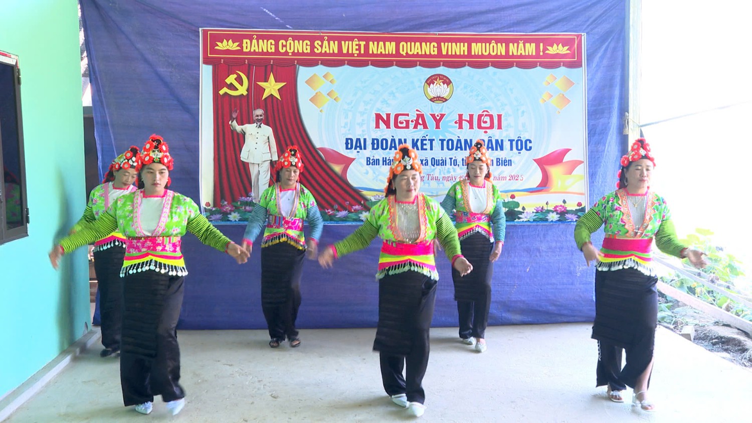 BẢN HÁNG TÀU KỶ NIỆM 95 NĂM NGÀY TRUYỀN THỐNG MTTQ VIỆT NAM