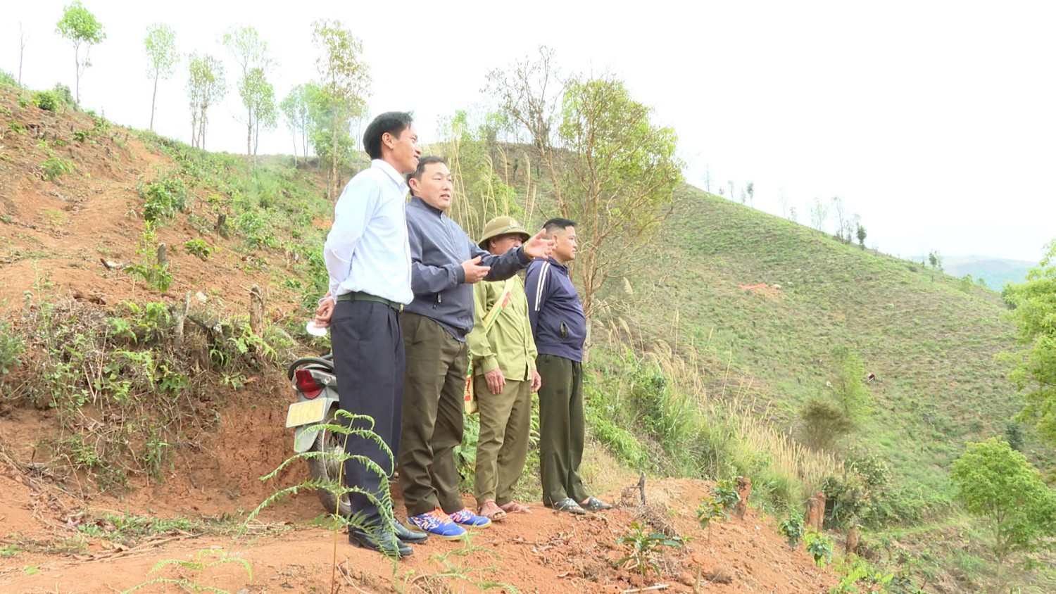 XÃ QUÀI TỞ TĂNG CƯỜNG CÔNG TÁC TUẦN TRA RỪNG BẢO...