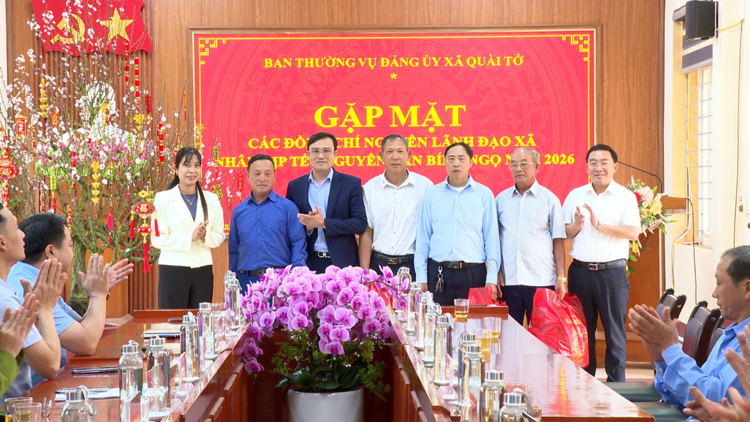 Ban Thường vụ Đảng ủy xã Quài Tở gặp mặt các đồng...