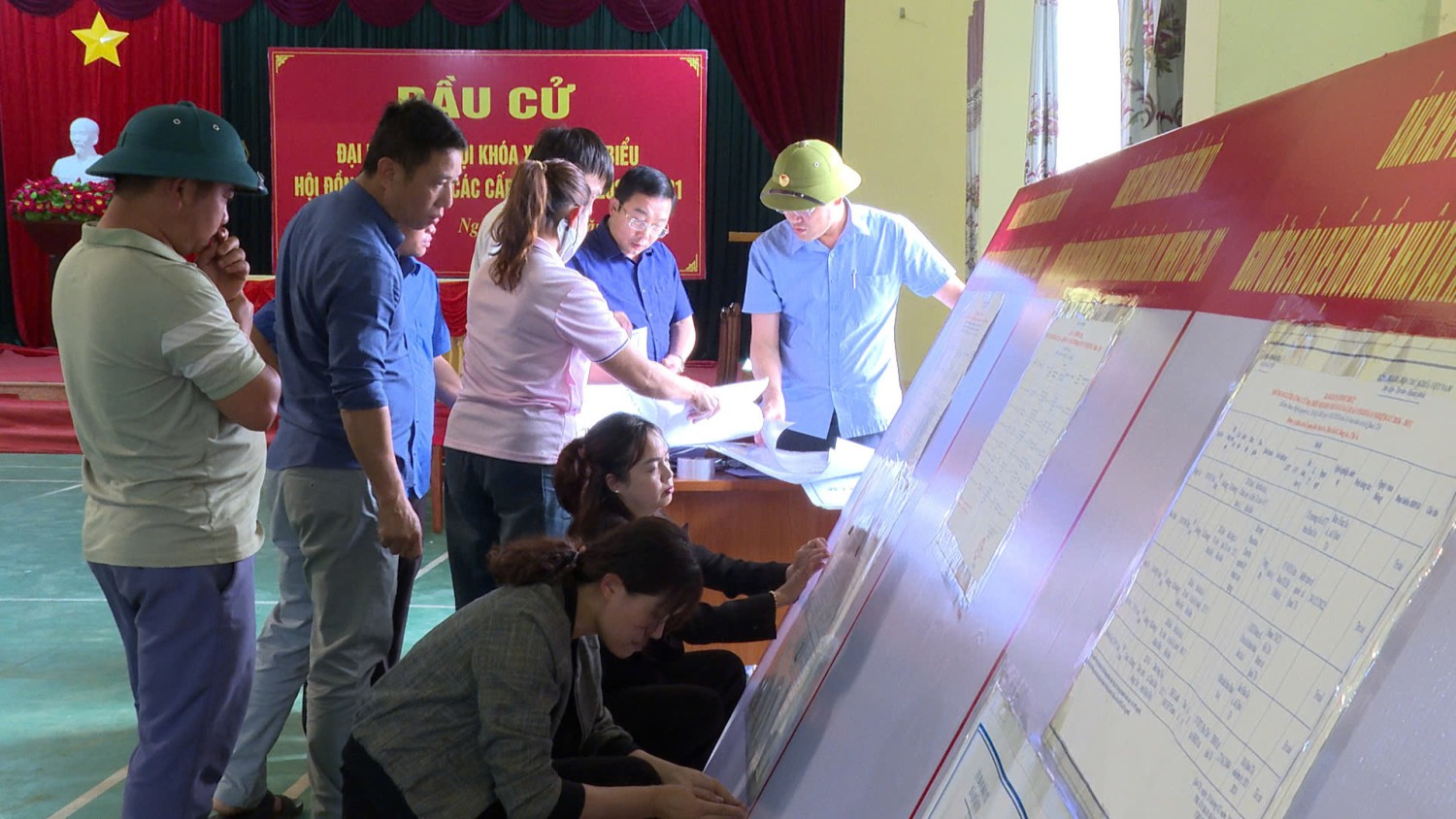 Ban Chỉ đạo bầu cử xã Quài Tở kiểm tra công tác chuẩn bị tại các điểm bầu cử