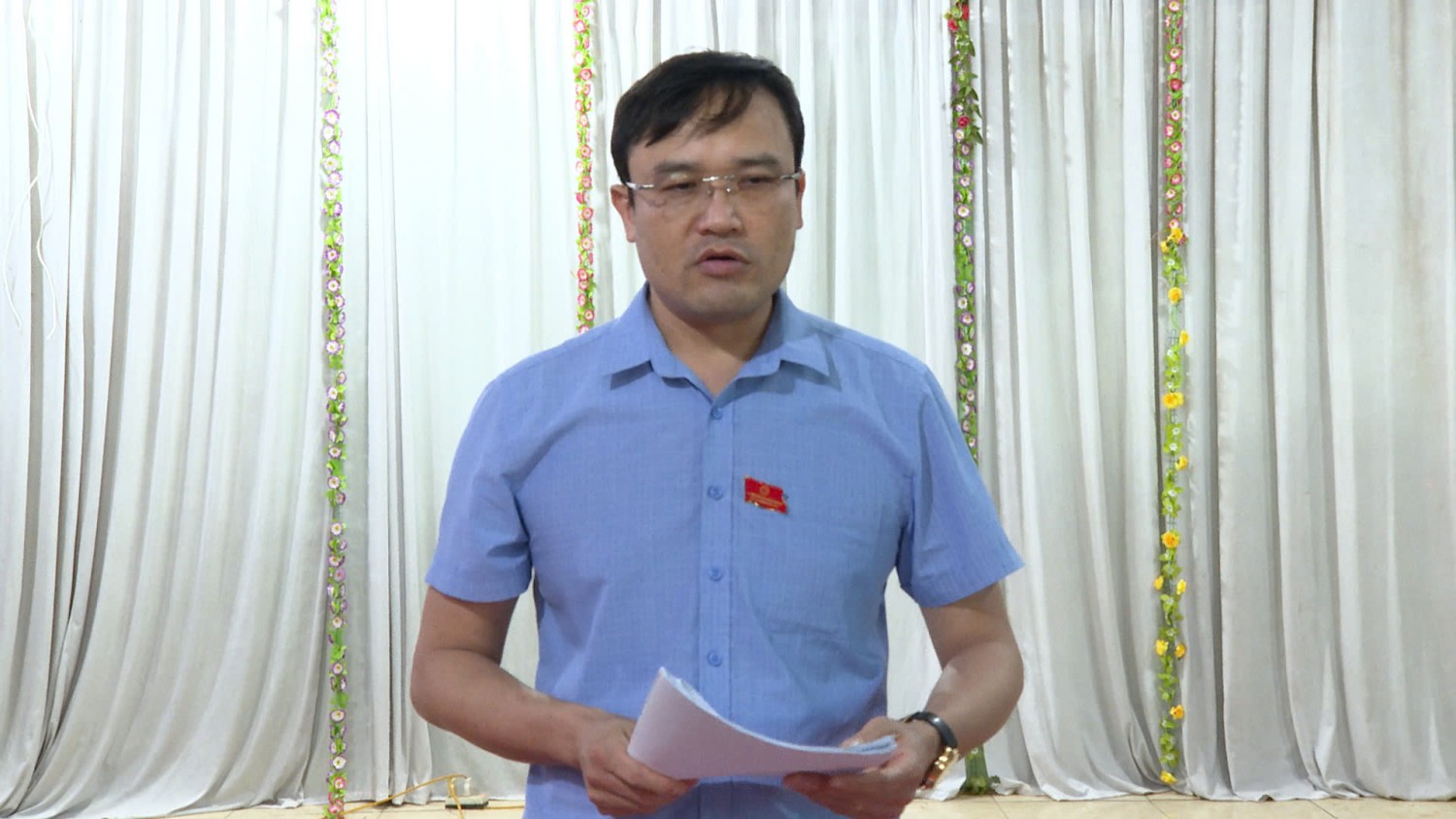 Tổ đại biểu số 2 HĐND xã tiếp xúc cử tri tại bản Hới Trong