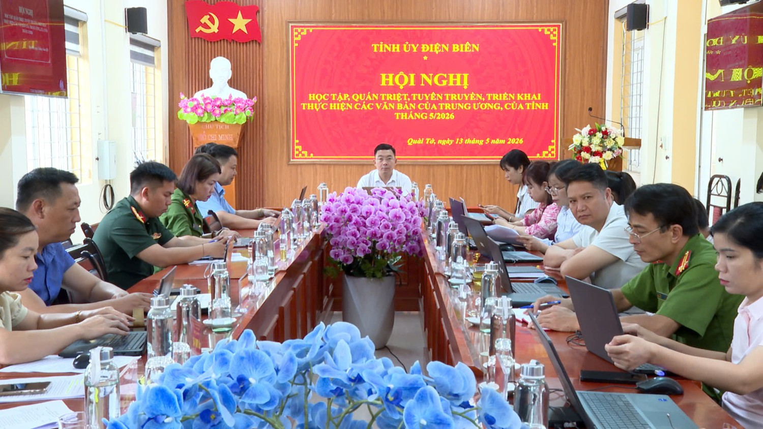 Quài Tở tham dự Hội nghị học tập, quán triệt, triển khai các văn bản mới của Trung ương và của tỉnh