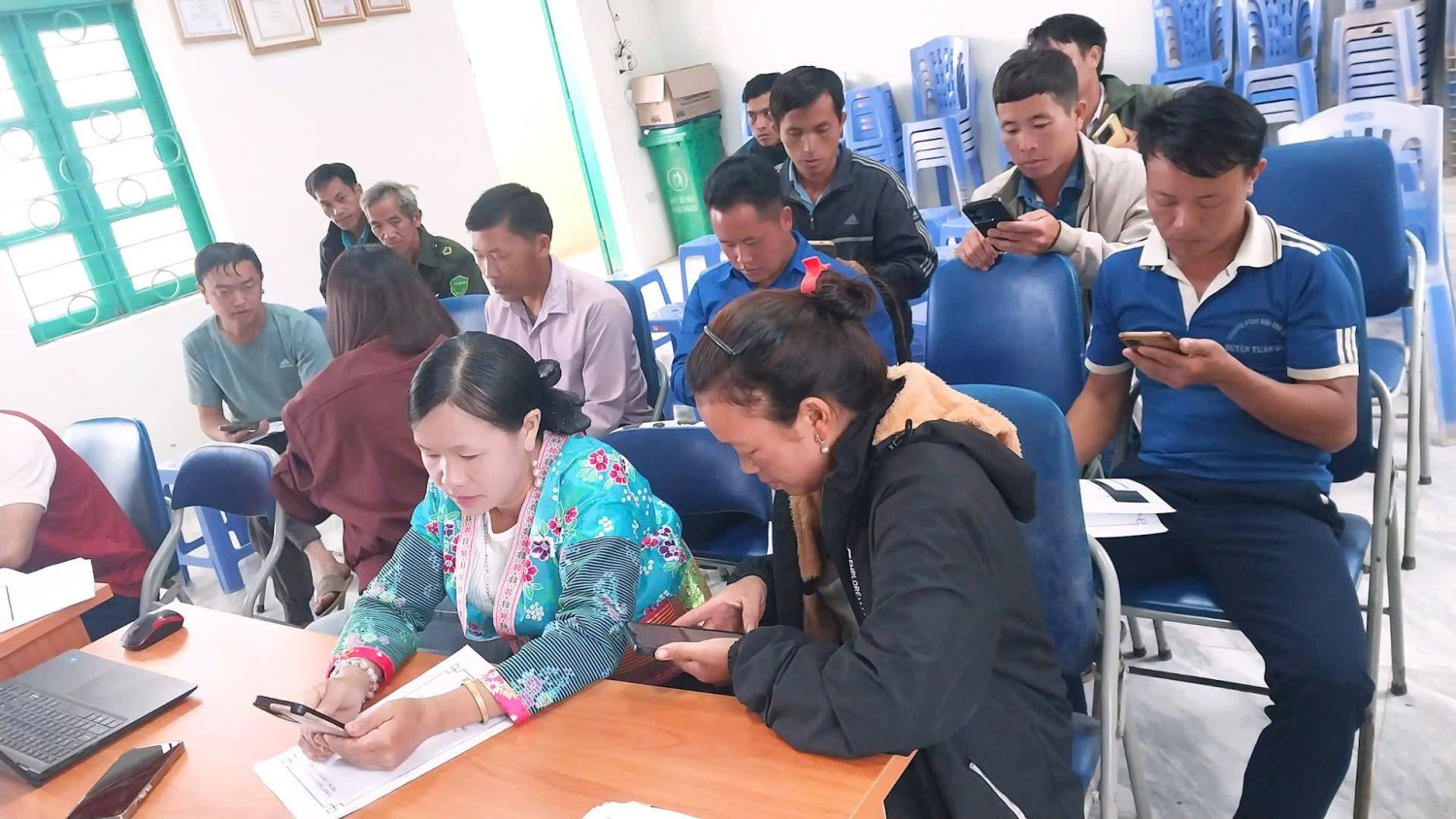 Xã Quài Tở tập huấn hướng dẫn thực hiện thủ tục hành chính trên Cổng Dịch vụ công Quốc gia