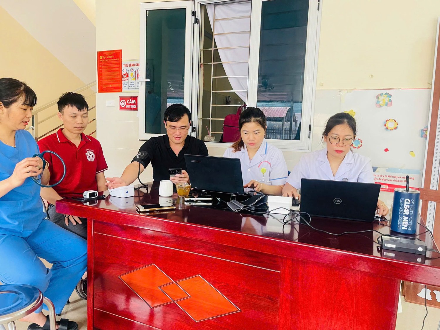 Trên 5.145 người dân xã Quài Tở được khám sức khỏe miễn phí, cập nhật Sổ sức khỏe điện tử VneID