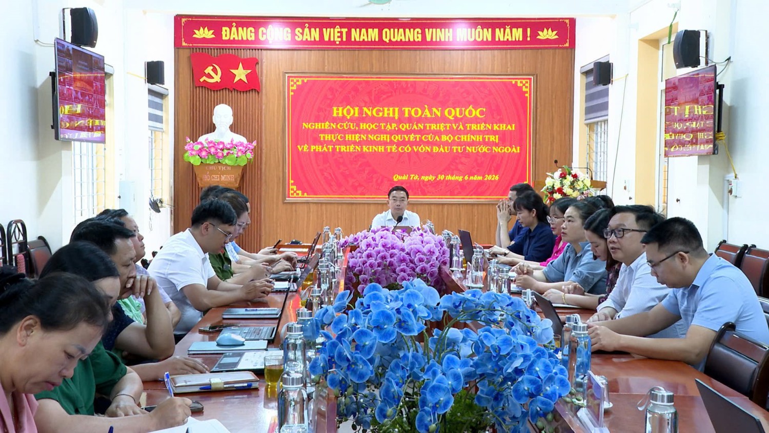 Hình 2