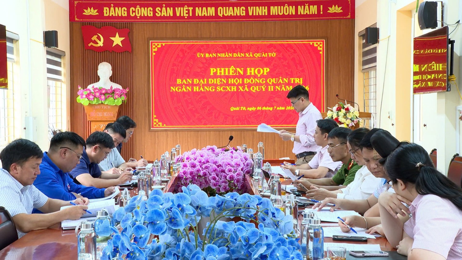 hình 4