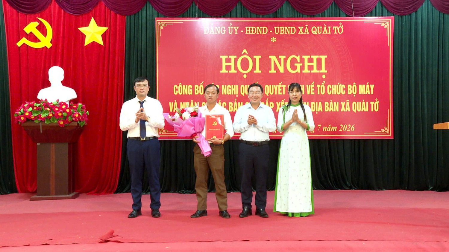 Hình 4
