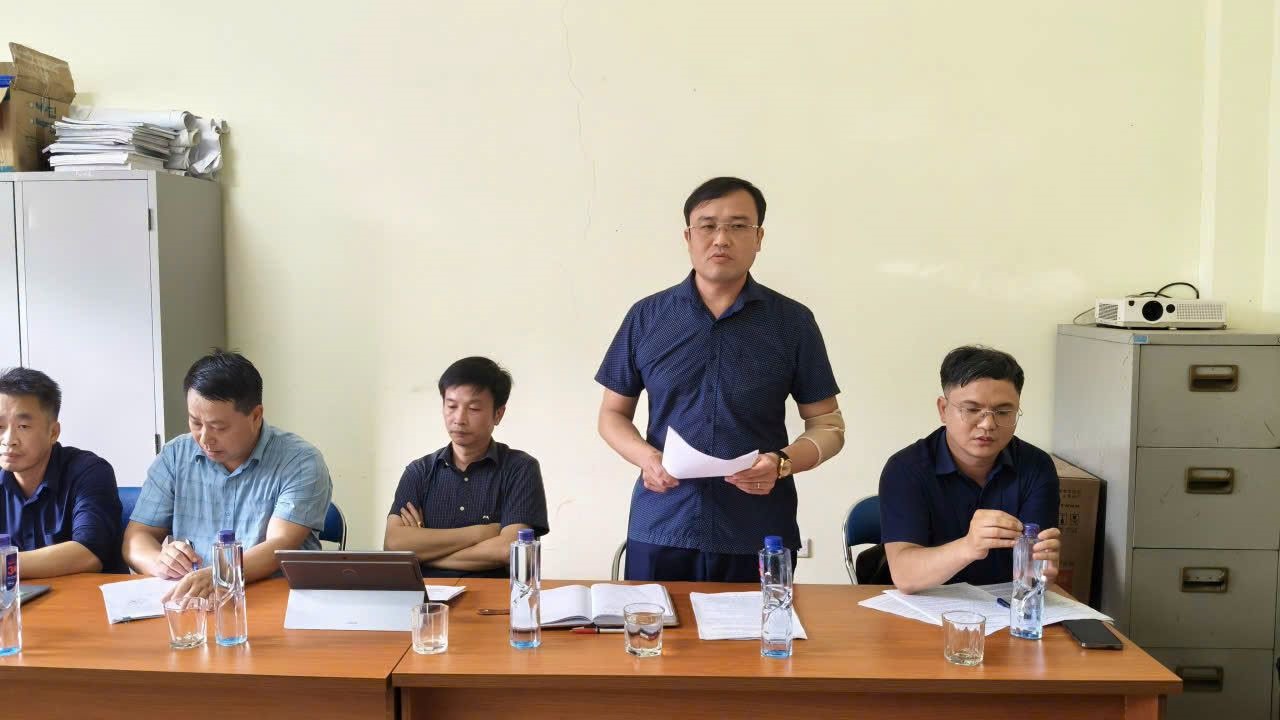 Quài Tở làm việc với người dân về thu hồi đất Dự án Thủy điện Nậm Hoá 1