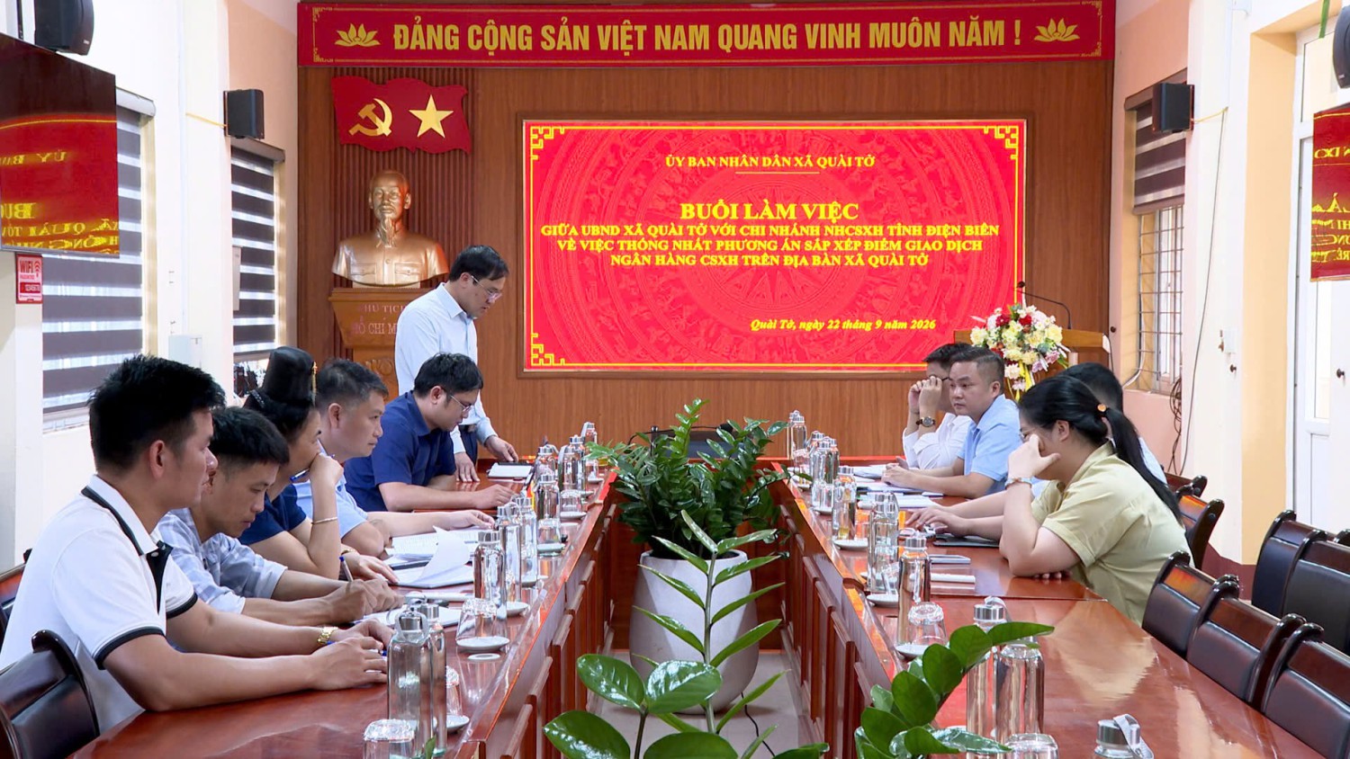 hình 2