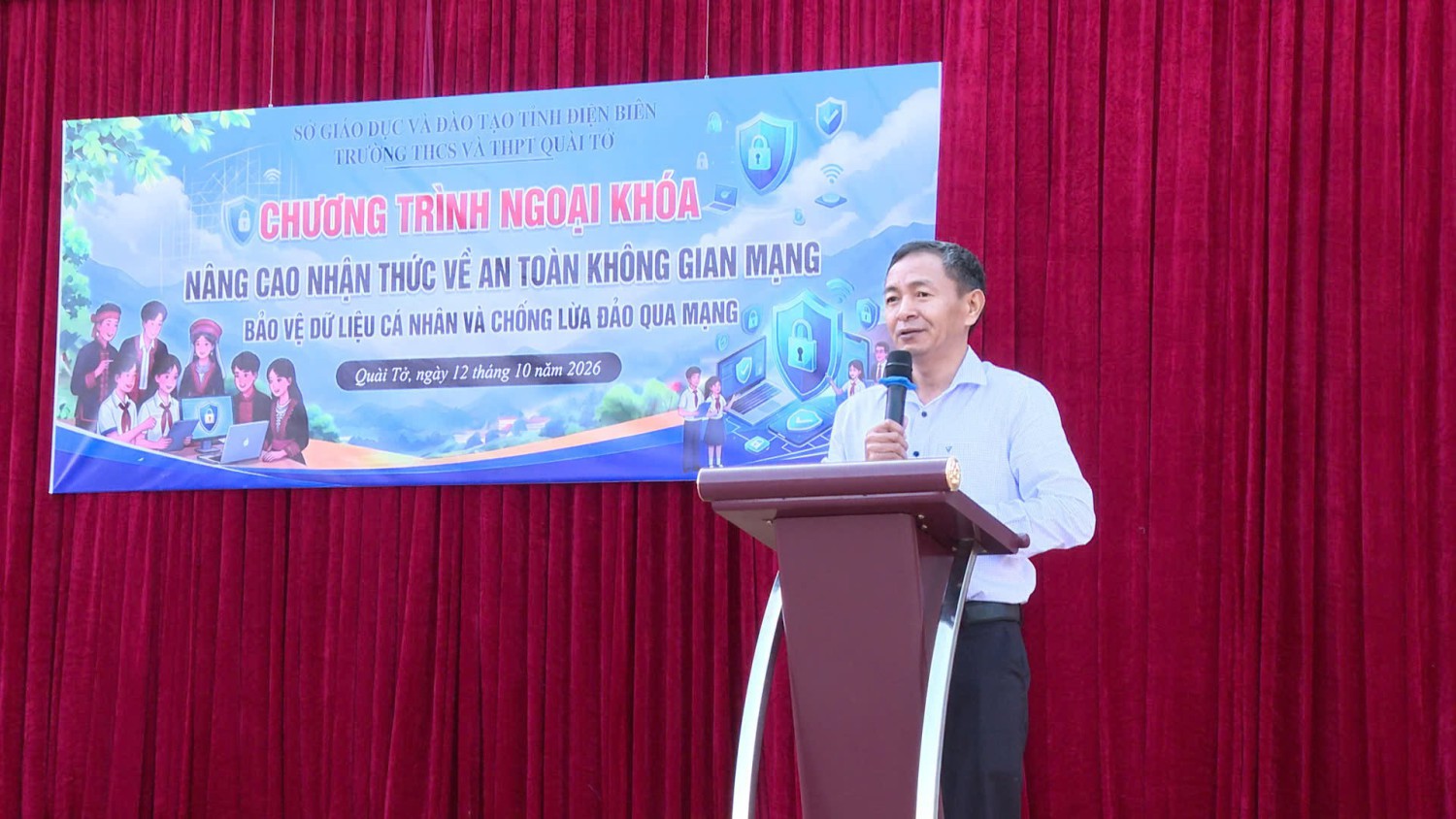 Trường THCS&THPT Quài Tở tổ chức hoạt động ngoại khóa nâng cao nhận thức về an toàn không gian mạng