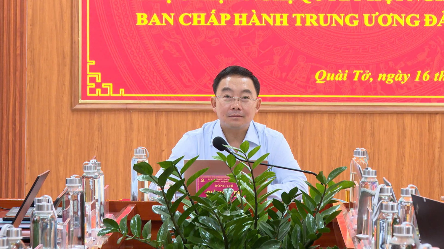 Quài Tở tham dự Hội nghị toàn quốc quán triệt, triển khai Nghị quyết Trung ương 4 khóa XIV